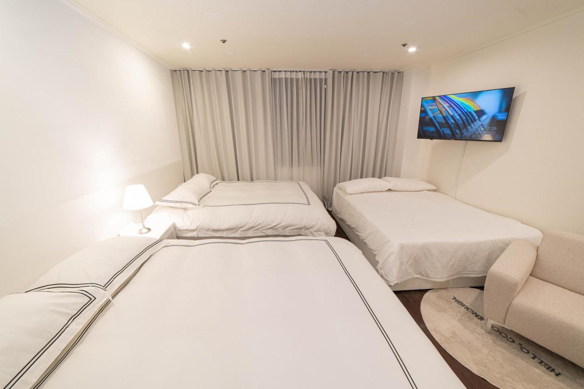Cloud 9 Hongdae Apartment *
